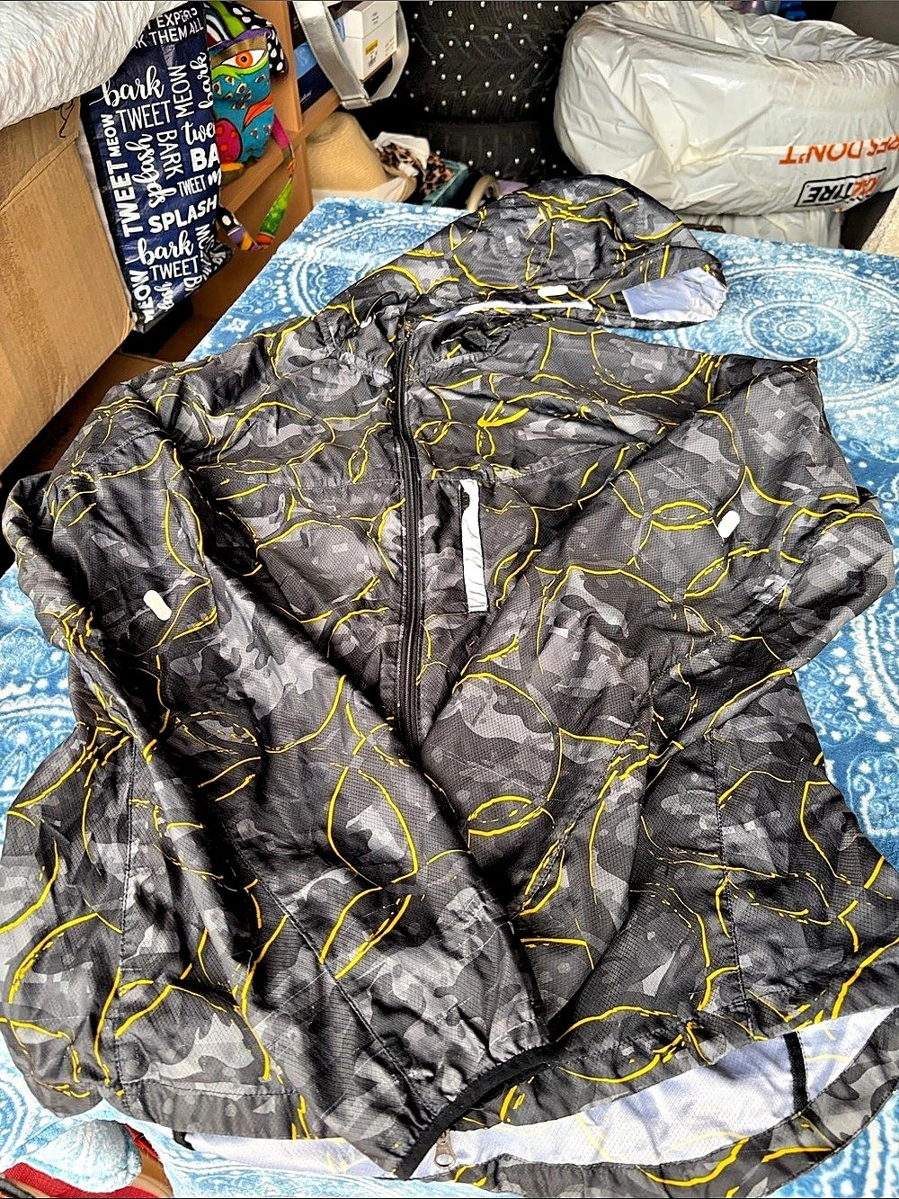 Nike x Livestrong Full-Zip Windbreaker Jacket Black & Yellow Small